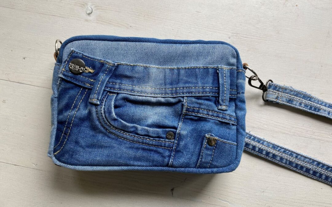 Blokka-bag: klein en ruim jeanstasje € 49,95,-